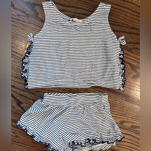 Super cute girls striped ruffled set